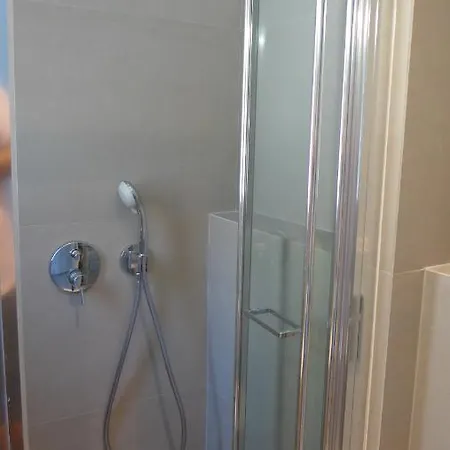 Caltabania Áyios Nikítas