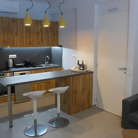 Caltabania Áyios Nikítas