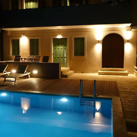 Caltabania * Agios Nikitas